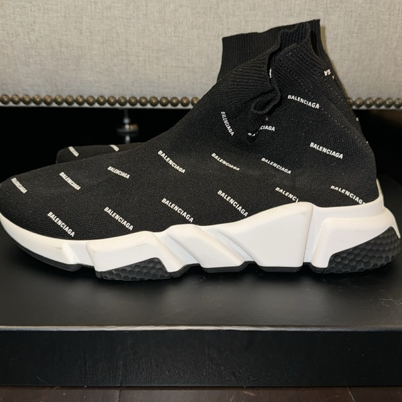 Never really wore these shoes but once or twice, Prestine condition - Picture 3 of 5